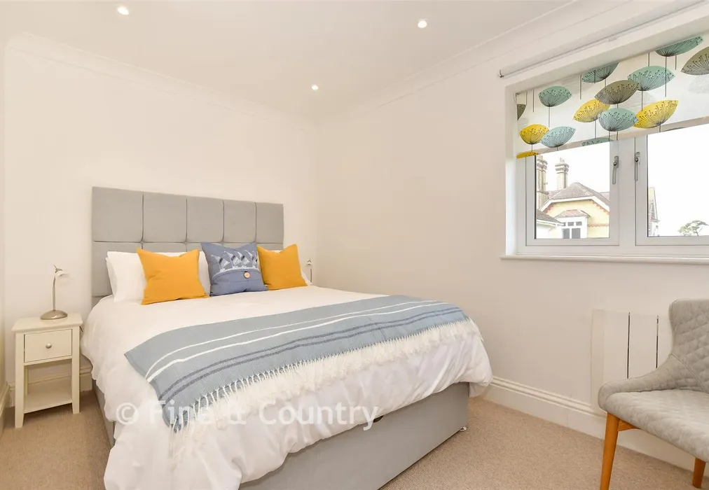Bedroom 2 - York Avenue, East Cowes, Isle of Wight - Wards of Kent