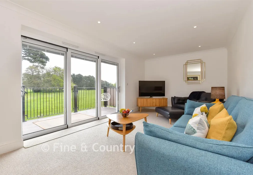 Sitting /Dining Room - York Avenue, East Cowes, Isle of Wight - Wards of Kent