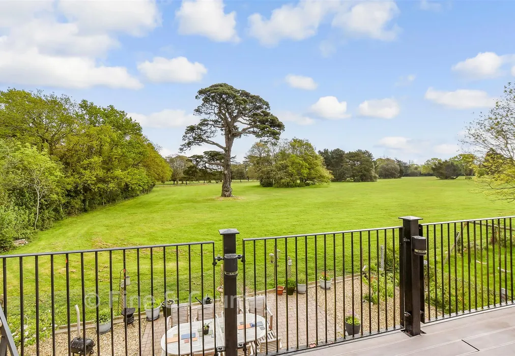 Views To Front - York Avenue, East Cowes, Isle of Wight - Wards of Kent