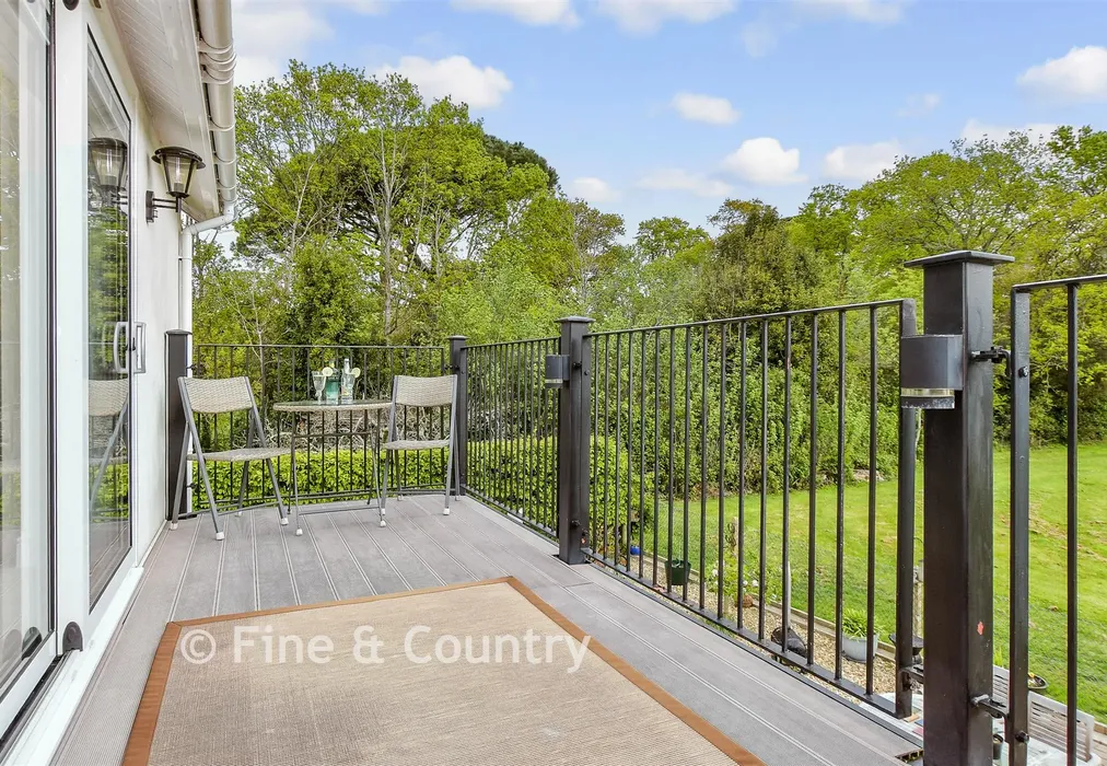 Balcony - York Avenue, East Cowes, Isle of Wight - Wards of Kent
