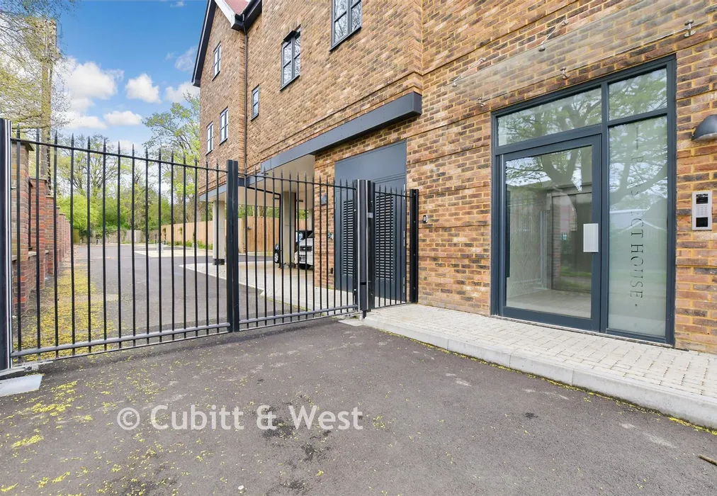 External Feature - Prospect House, Outwood Lane, Chipstead, Surrey - Wards of Kent