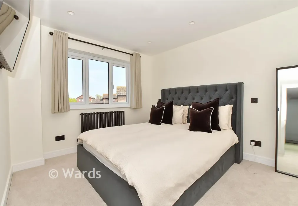 Bedroom 1 - Harwick Drive, New Romney, Kent - Wards of Kent