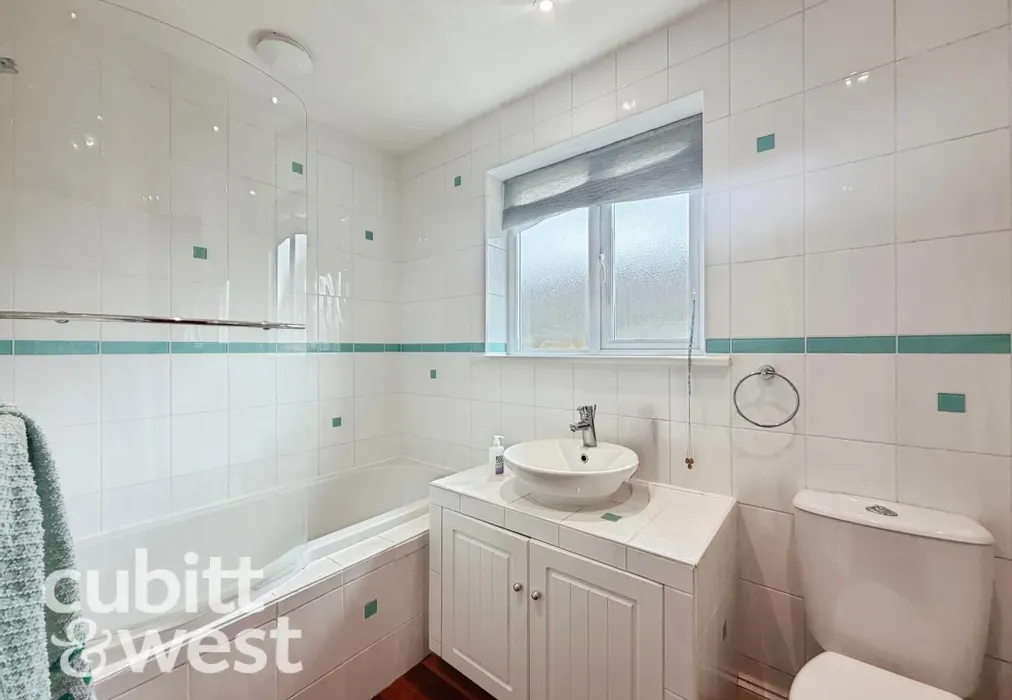  - AVAILABLE WITH NO DEPOSIT Birch Tree Drive Emsworth PO10 - Wards of Kent