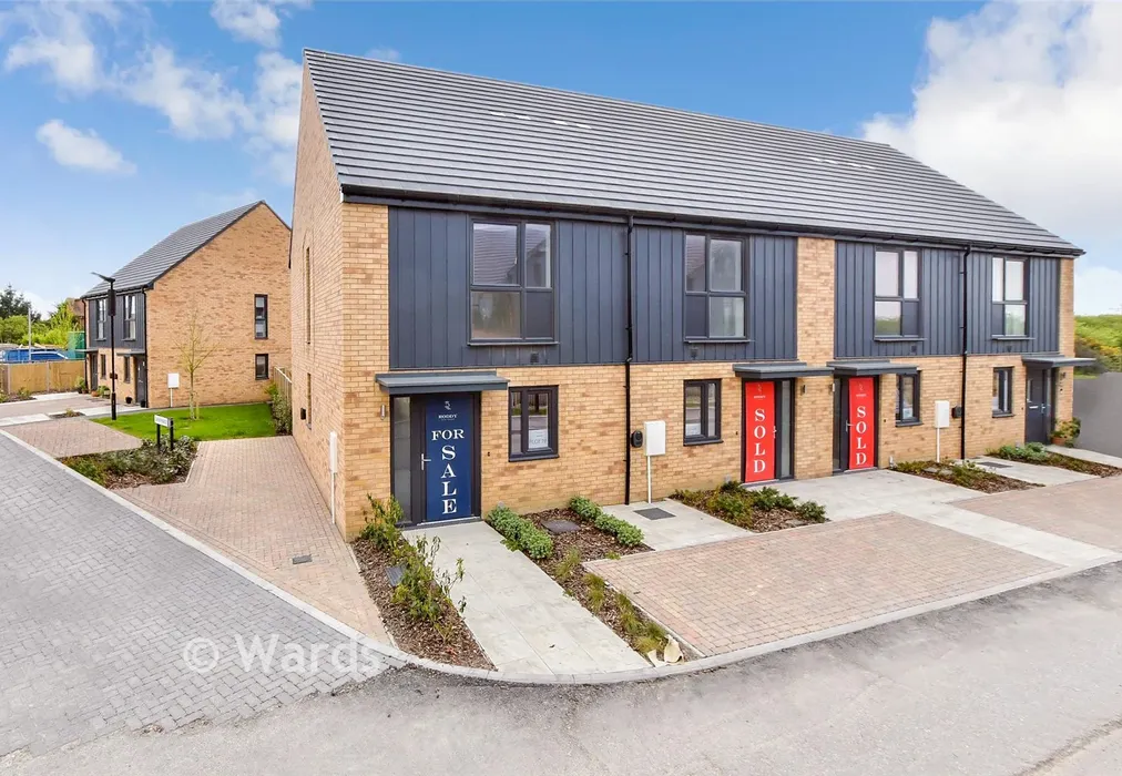 Front Web - Sutherland Park, Boundary Road, Hythe, Kent - Wards of Kent