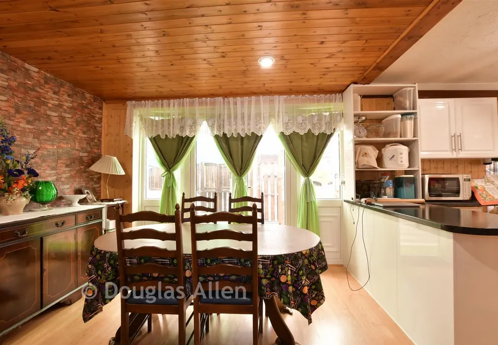 Kitchen/ Breakfast Room - Wennington Road, Rainham, Essex - Wards of Kent