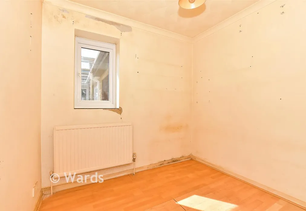 Bedroom 3 - Lade Fort Crescent, Lydd On Sea, Kent - Wards of Kent