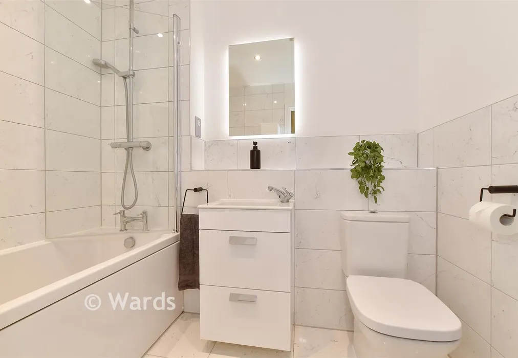 Bathroom - Steel Close, Herne Bay, Kent - Wards of Kent