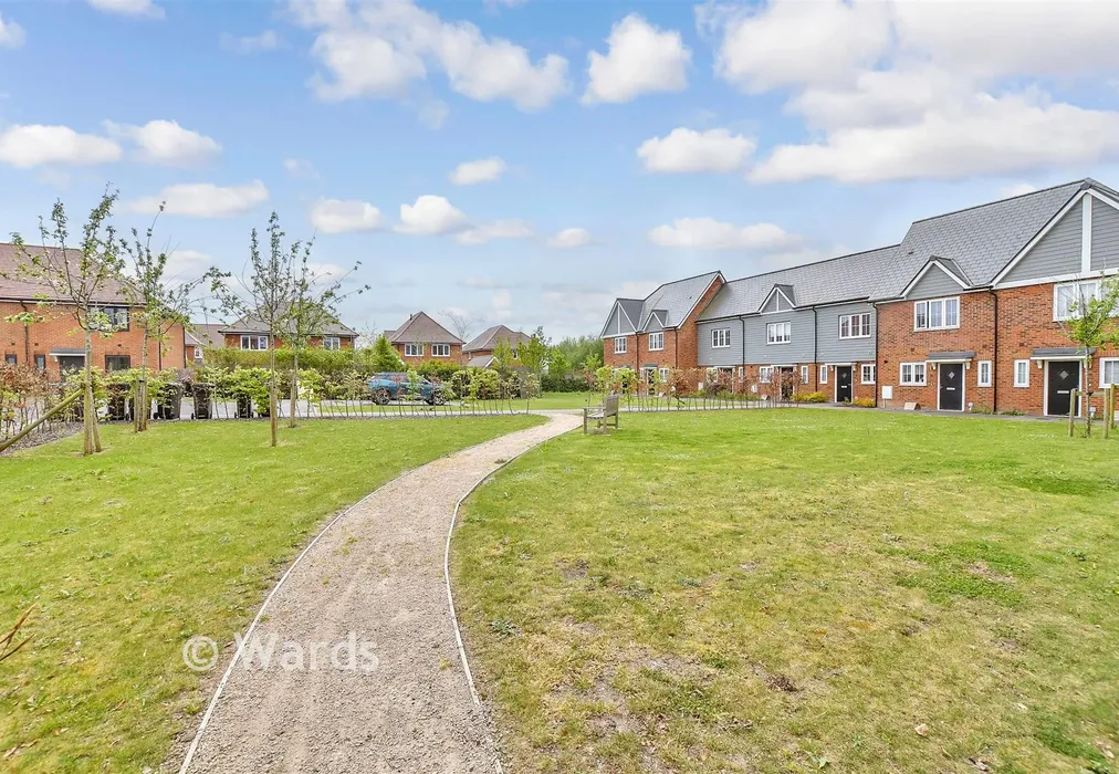 Communal Gardens - Steel Close, Herne Bay, Kent - Wards of Kent