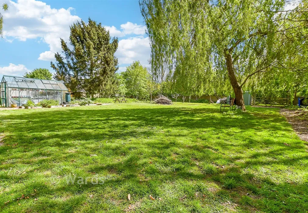 Rear Garden - Mill Lane, Yalding, Maidstone, Kent - Wards of Kent