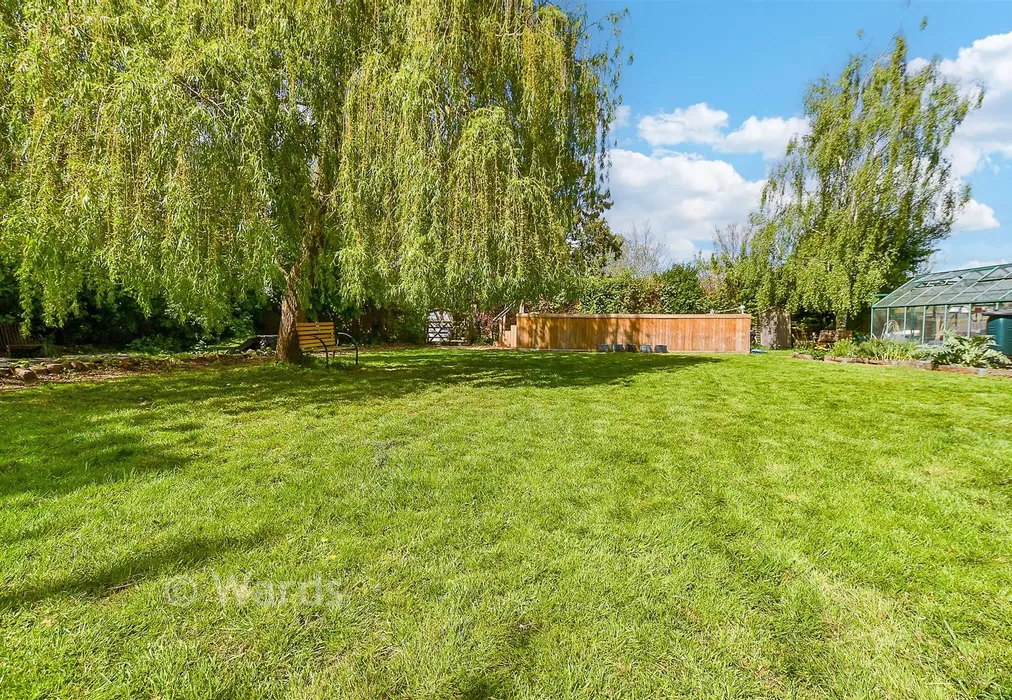 Rear Garden - Mill Lane, Yalding, Maidstone, Kent - Wards of Kent