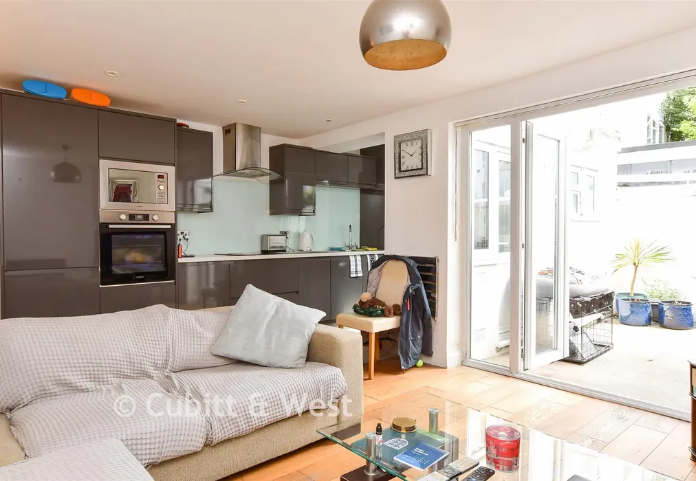 Internal Lifestyle Photograph - Sutherland Road, Brighton, East Sussex - Wards of Kent