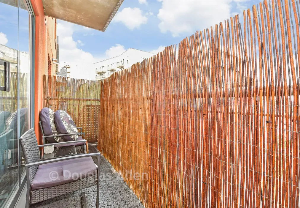 Balcony / Terrace - Spring Place, Barking, Essex - Wards of Kent