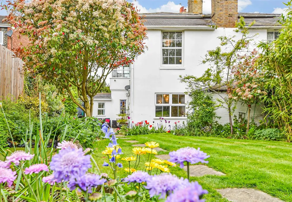 External Lifestyle Photograph - Loose Road, Maidstone, Kent - Wards of Kent