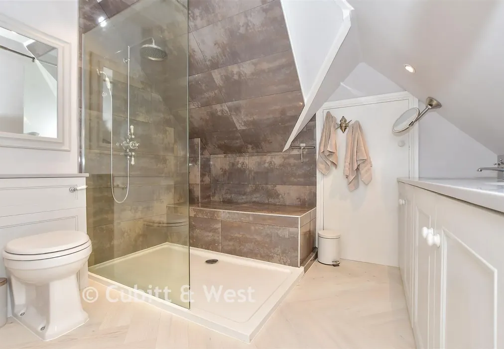 Bathroom - College Lane, East Grinstead, West Sussex - Wards of Kent