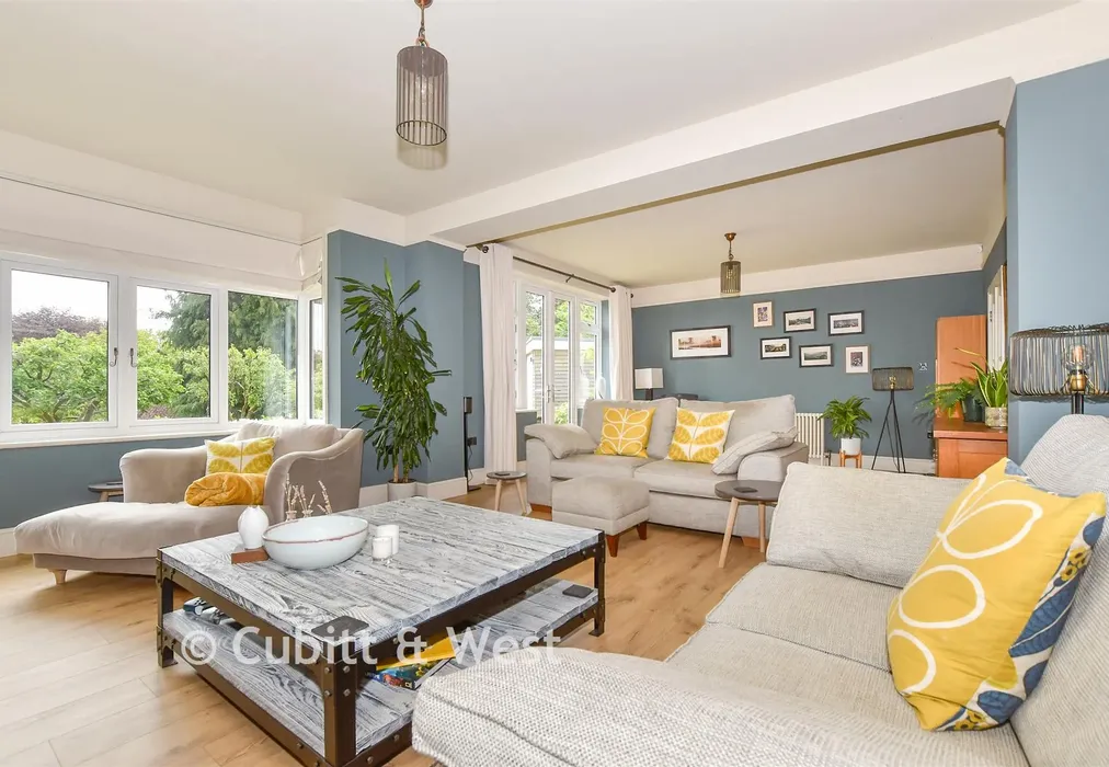 Lounge - College Lane, East Grinstead, West Sussex - Wards of Kent