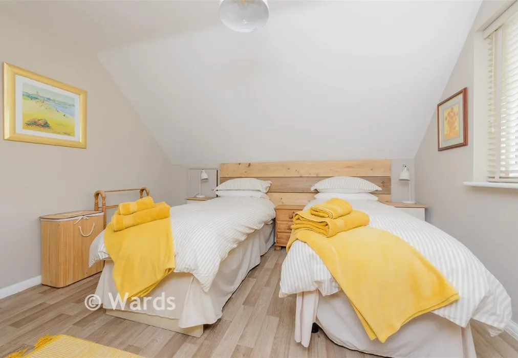 Bedroom 1 - Kingsingfield Road, West Kingsdown, Sevenoaks, Kent - Wards of Kent