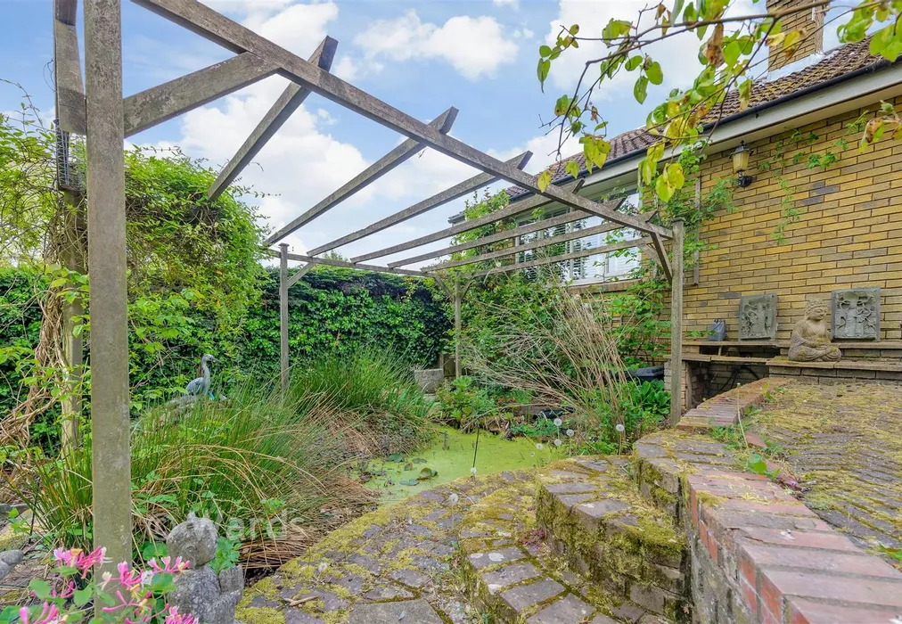 Rear Garden - Kingsingfield Road, West Kingsdown, Sevenoaks, Kent - Wards of Kent