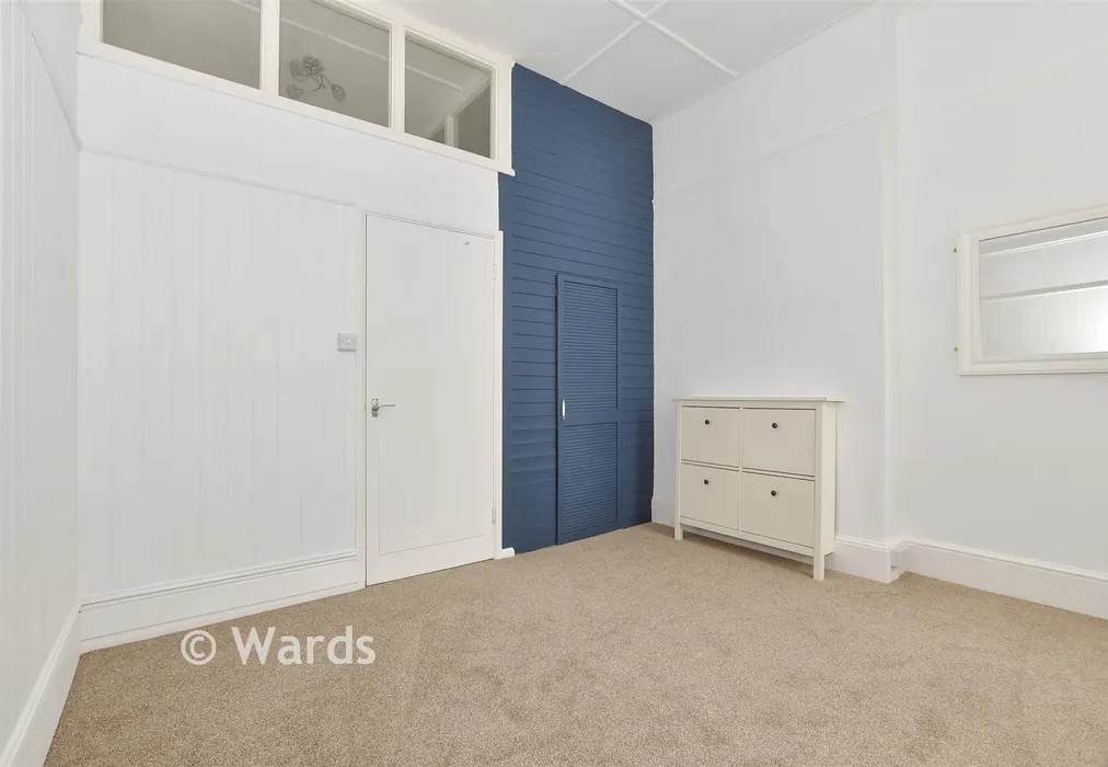 Bedroom 1 - Marine Parade, Littlestone, New Romney, Kent - Wards of Kent