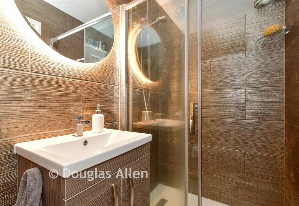 Shower Room - Elder Avenue, Wickford, Essex - Wards of Kent