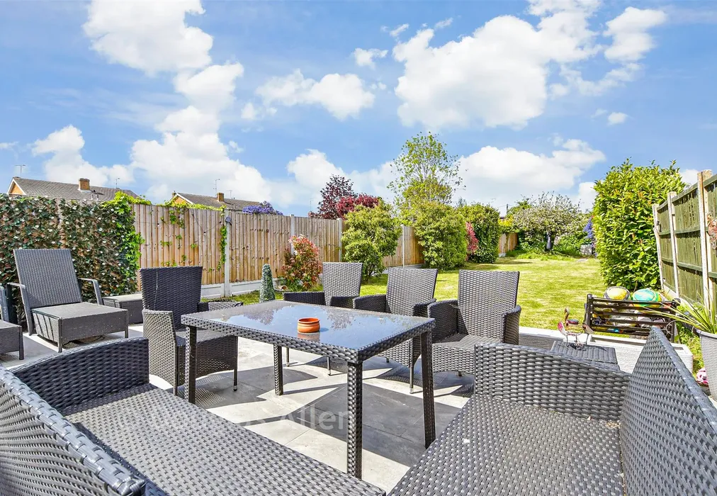 Rear Garden - Elder Avenue, Wickford, Essex - Wards of Kent