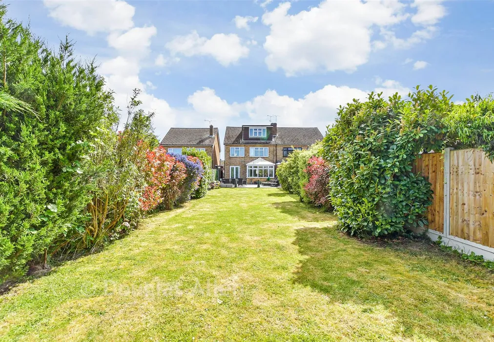 Rear Garden - Elder Avenue, Wickford, Essex - Wards of Kent