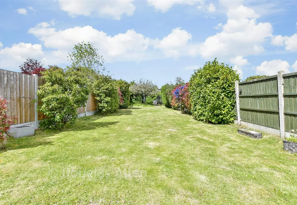 Rear Garden - Elder Avenue, Wickford, Essex - Wards of Kent
