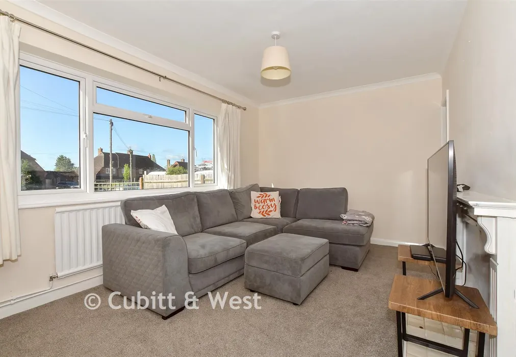 Lounge - Glebe Road, Cranleigh, Surrey - Wards of Kent