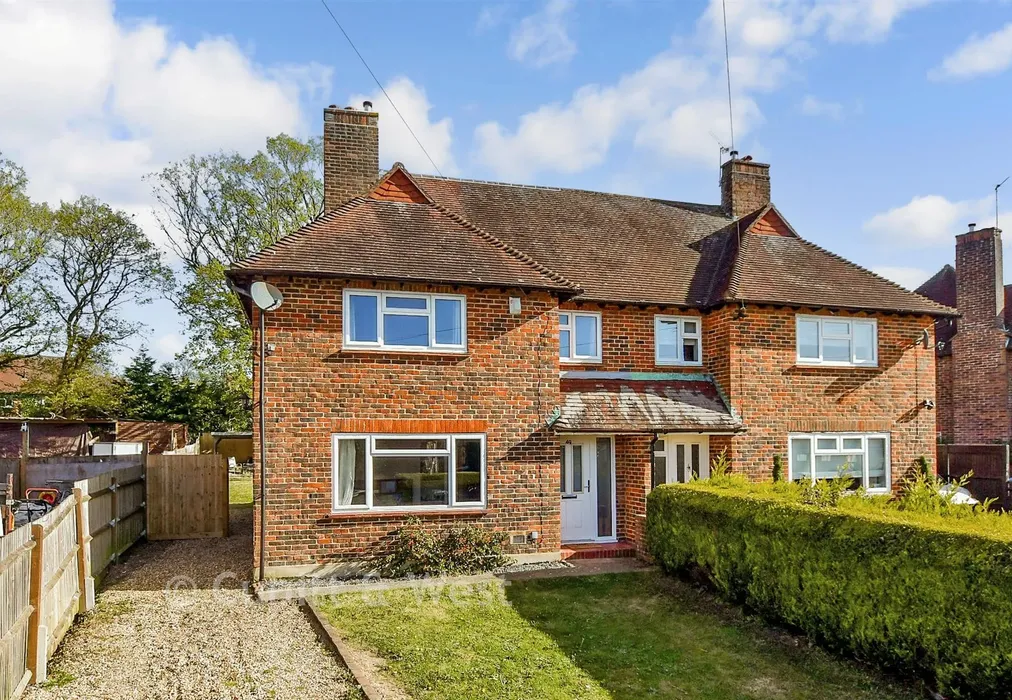 Front Web - Glebe Road, Cranleigh, Surrey - Wards of Kent