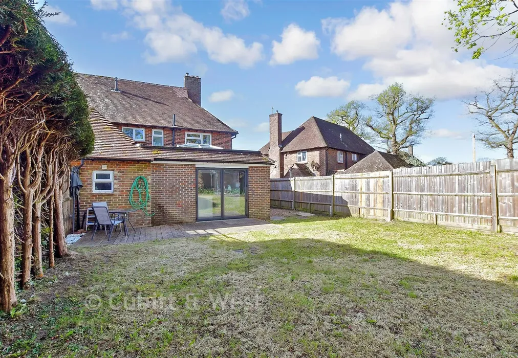 Rear Garden - Glebe Road, Cranleigh, Surrey - Wards of Kent