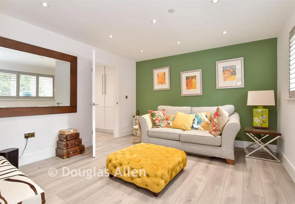 Bedroom 3 - Crown Hill, Waltham Abbey, Essex - Wards of Kent