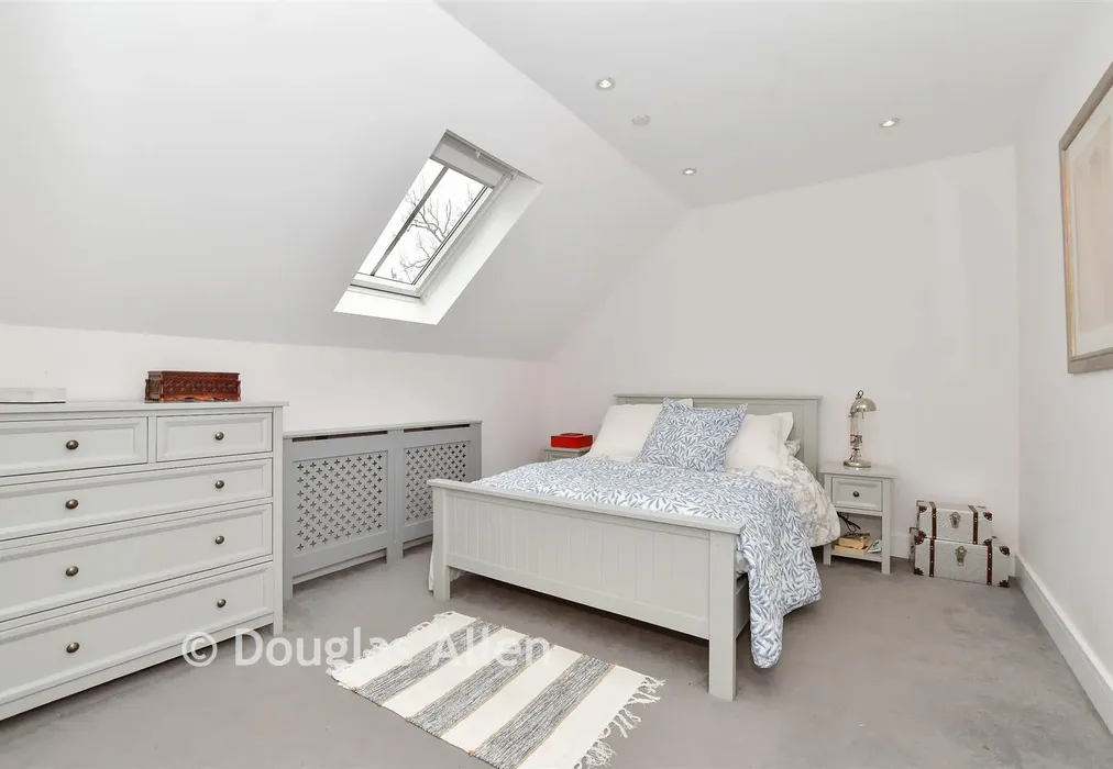 Bedroom 2 - Crown Hill, Waltham Abbey, Essex - Wards of Kent