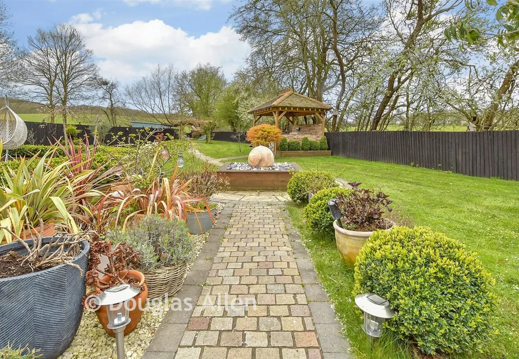 Rear Garden - Crown Hill, Waltham Abbey, Essex - Wards of Kent