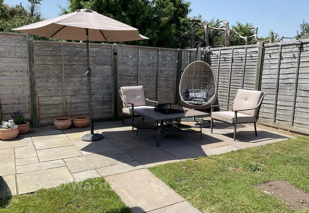 Garden - Kingsway, Dymchurch, Romney Marsh, Kent - Wards of Kent