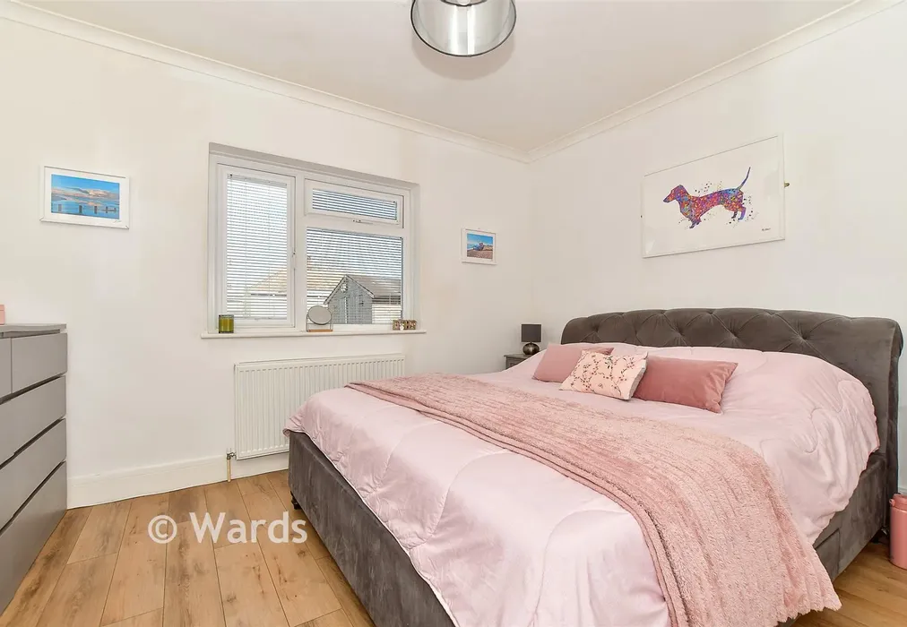 Bedroom 1 - Kingsway, Dymchurch, Romney Marsh, Kent - Wards of Kent