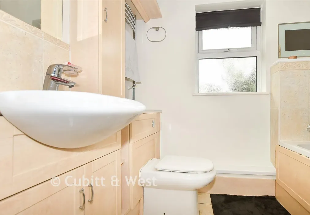 Bathroom - Downland Copse, Uckfield, East Sussex - Wards of Kent