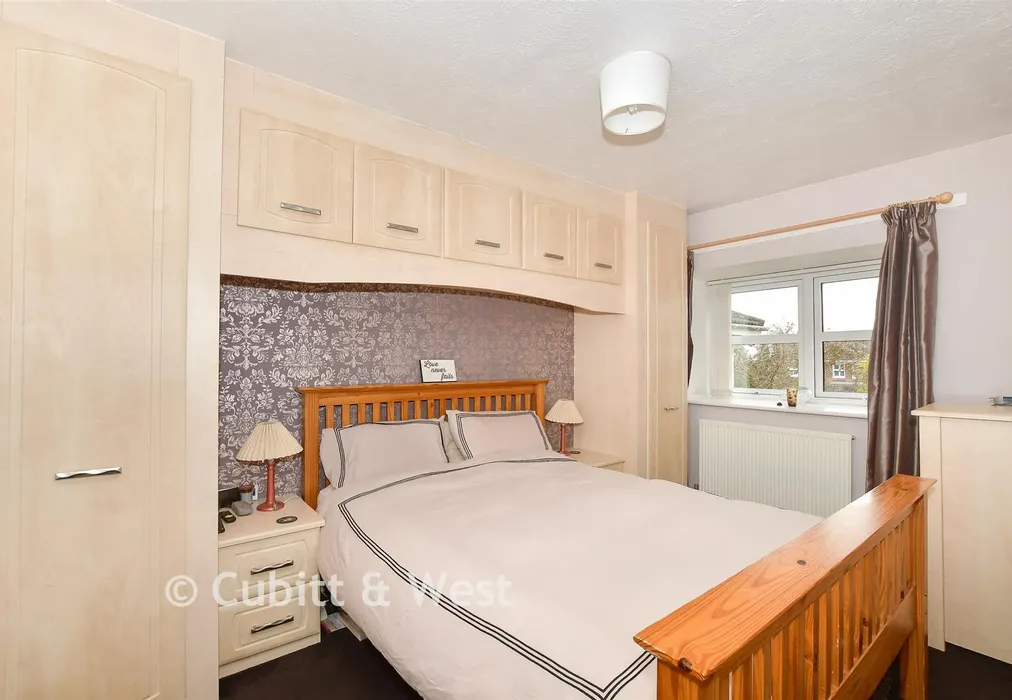 Bedroom 1 - Downland Copse, Uckfield, East Sussex - Wards of Kent