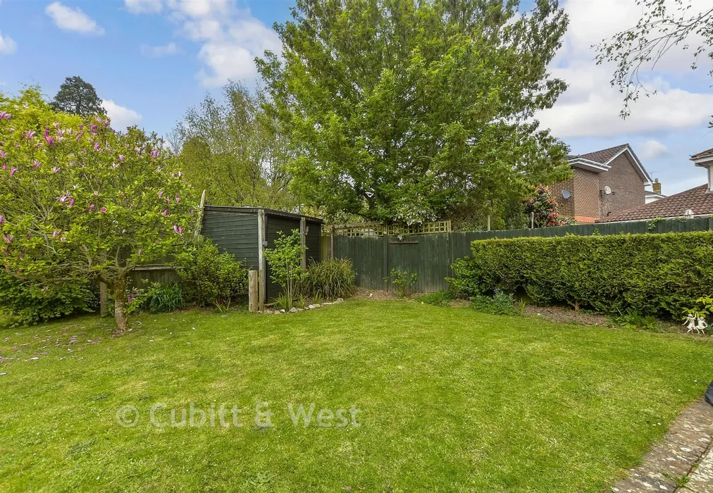 Rear Garden - Downland Copse, Uckfield, East Sussex - Wards of Kent