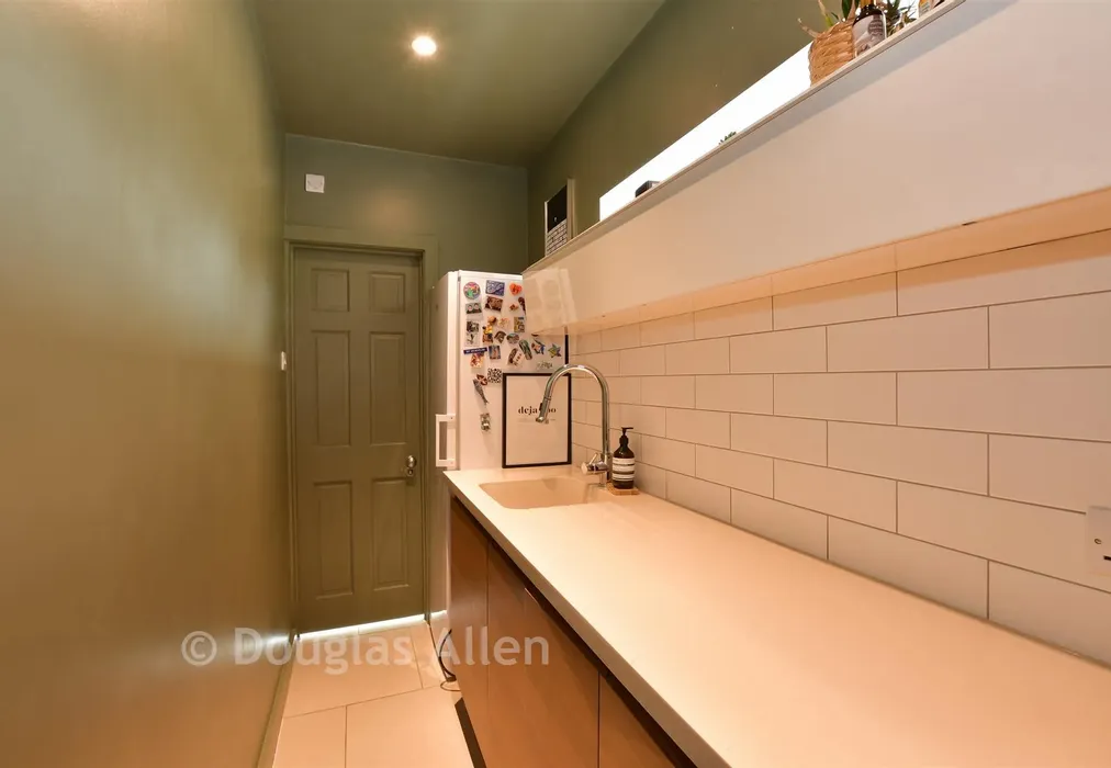Utility Room - Stewards Close, Epping, Essex - Wards of Kent