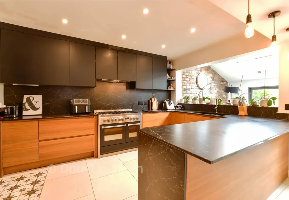 Kitchen/ Dining Area - Stewards Close, Epping, Essex - Wards of Kent