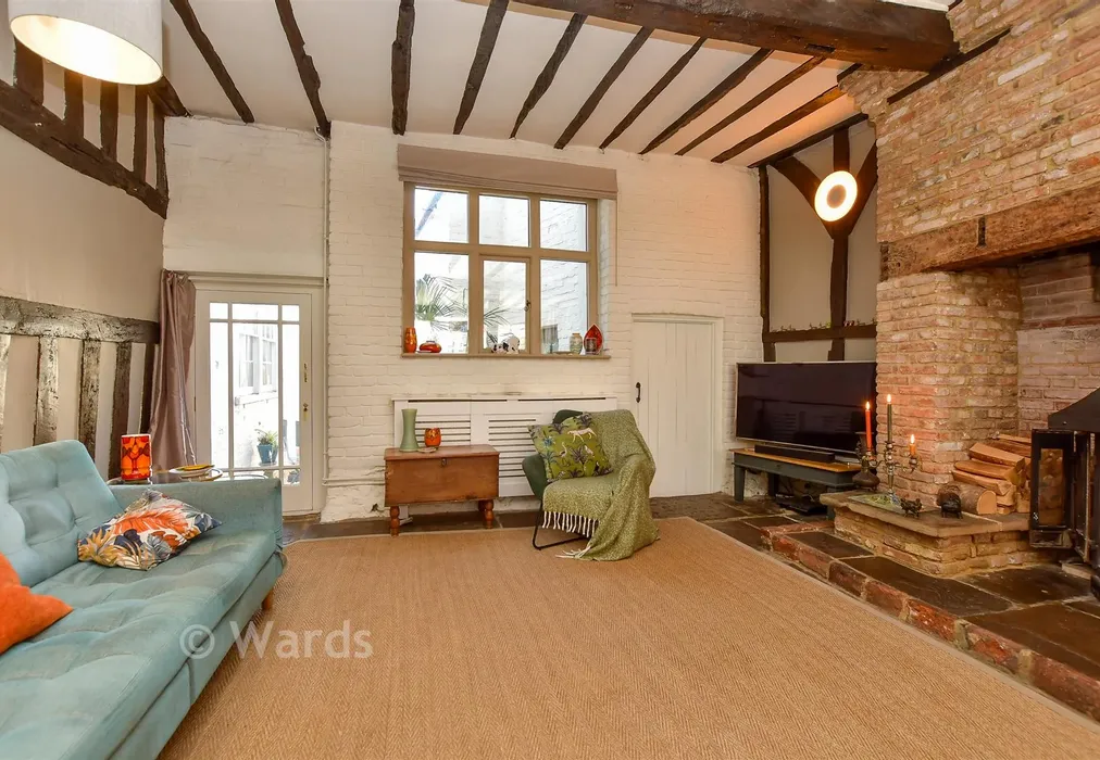 Lounge - West Street, Faversham, Kent - Wards of Kent
