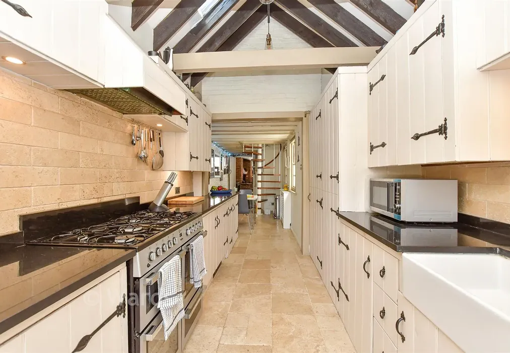 Kitchen - West Street, Faversham, Kent - Wards of Kent