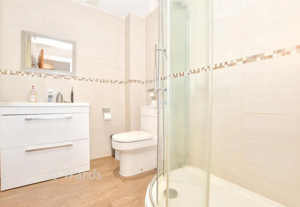 Bathroom - Well Street, Loose, Kent - Wards of Kent