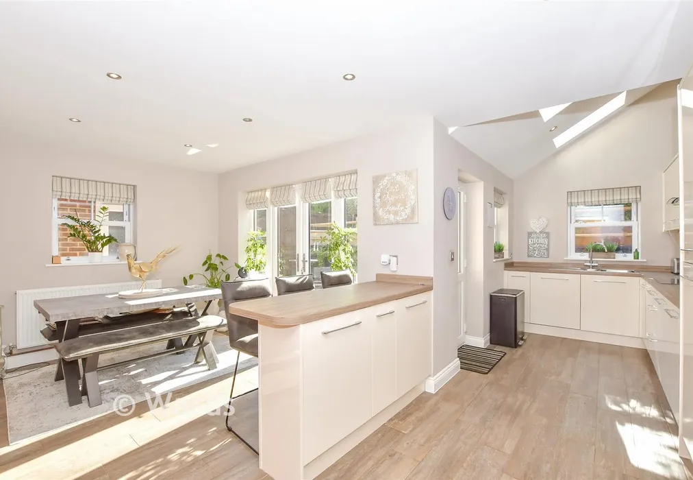 Kitchen - Well Street, Loose, Kent - Wards of Kent
