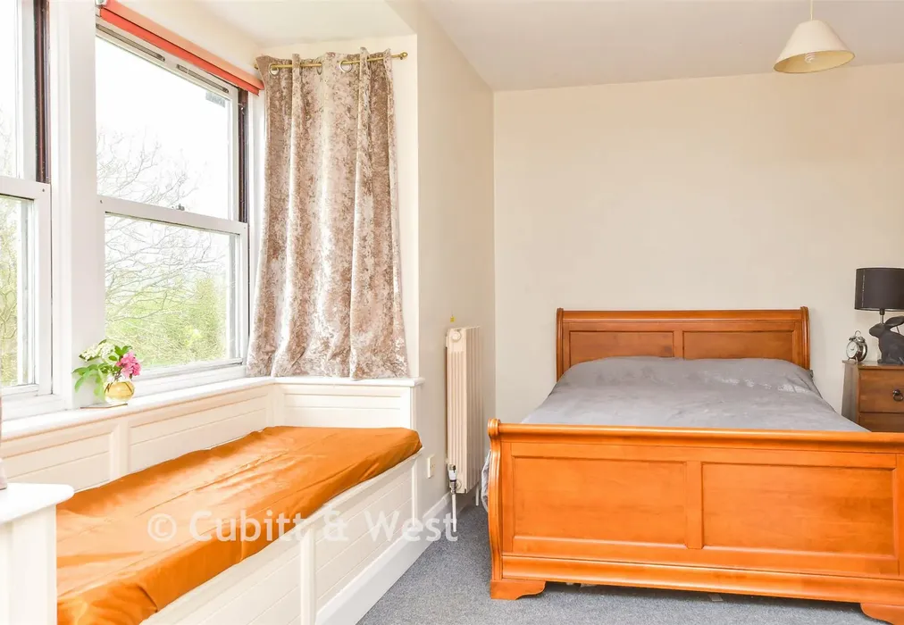 Bedroom 1 - Newhaven Road, Rodmell, Lewes, East Sussex - Wards of Kent
