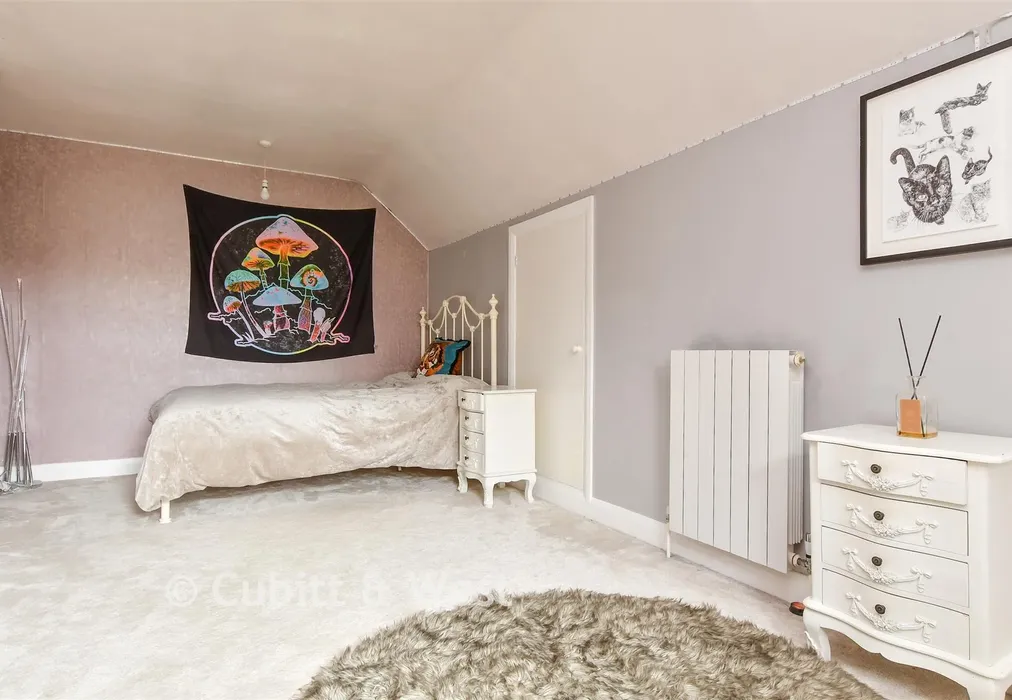 Bedroom 2 - Newhaven Road, Rodmell, Lewes, East Sussex - Wards of Kent