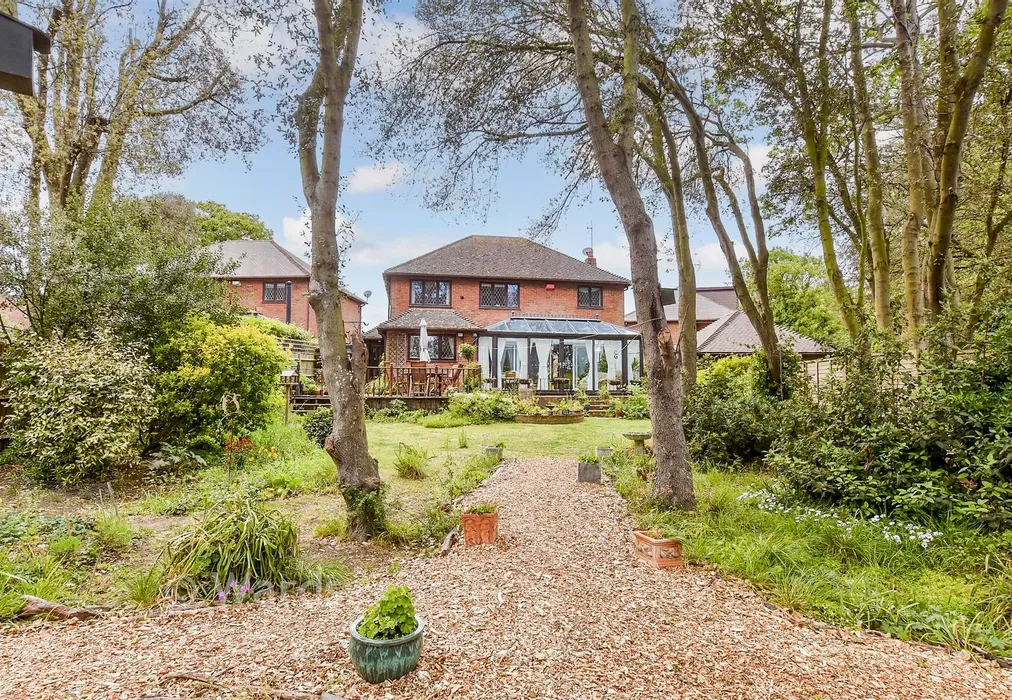 External Lifestyle Photograph - Woodland Way, Broadstairs, Kent - Wards of Kent