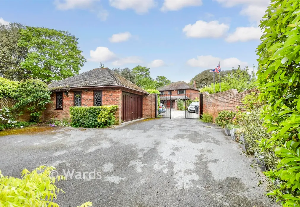 Driveway/Parking - Woodland Way, Broadstairs, Kent - Wards of Kent