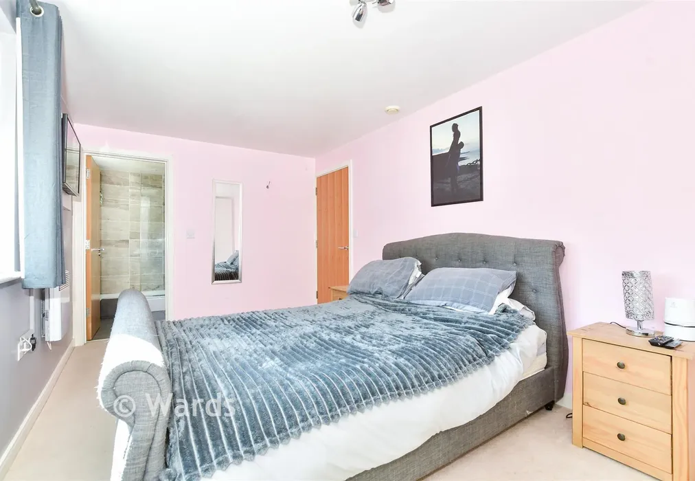 Bedroom 1 - Alisander Close, Holborough Lakes, Snodland, Kent - Wards of Kent