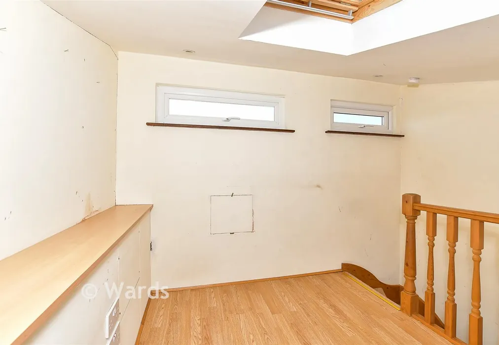 Loft Room - Shirley Grove, Tunbridge Wells, Kent - Wards of Kent