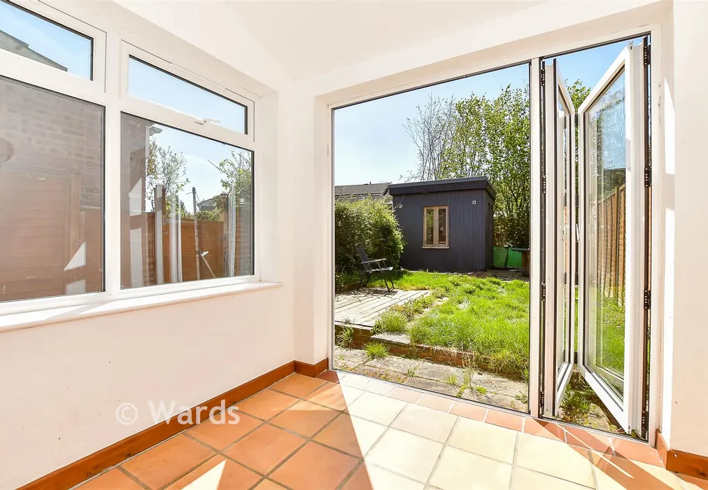 Internal Lifestyle Photograph - Shirley Grove, Tunbridge Wells, Kent - Wards of Kent